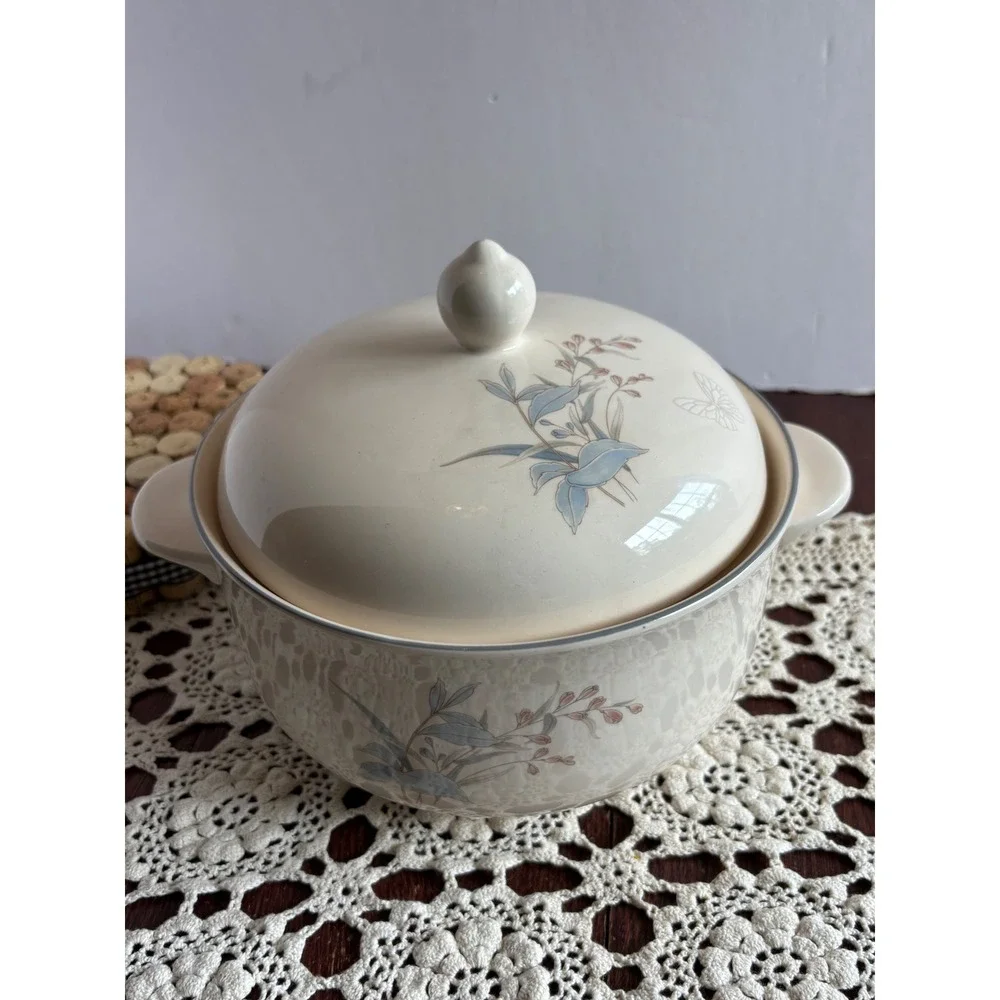 Noritake Keltcraft Kilkee Casserole Dish with Lid Ireland‎ Stoneware Floral 9109
